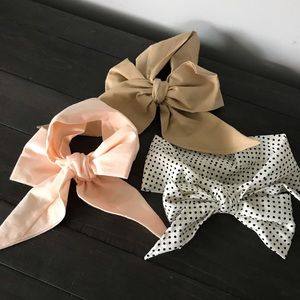 3 head bows.